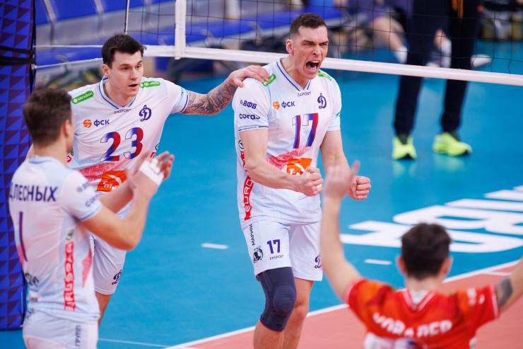 Динамовцы побеждают «Кузбасс» в пятом туре чемпионата России