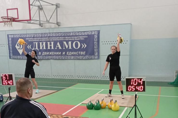 В Великом Новгороде состоялся динамовский чемпионат по гиревому спорту