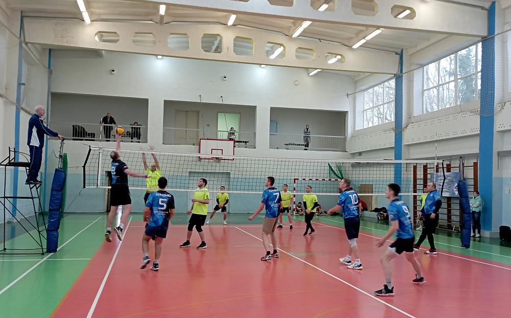 В Великом Новгороде прошел ежегодный динамовский турнир по волейболу 