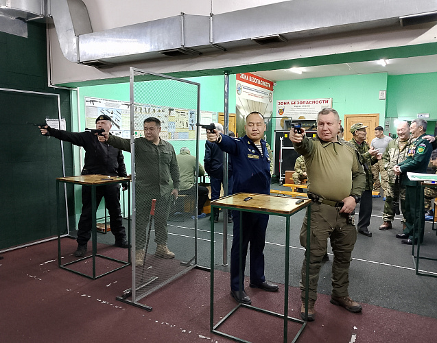 В Якутске проведены соревнования по стрельбе из пистолета Марголина ко Дню Героев Отечества