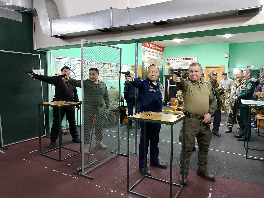 В Якутске проведены соревнования по стрельбе из пистолета Марголина ко Дню Героев Отечества