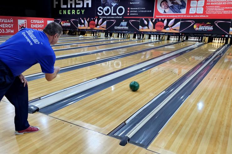 Динамовцы из Красноярска приняли участие в чемпионате по боулингу