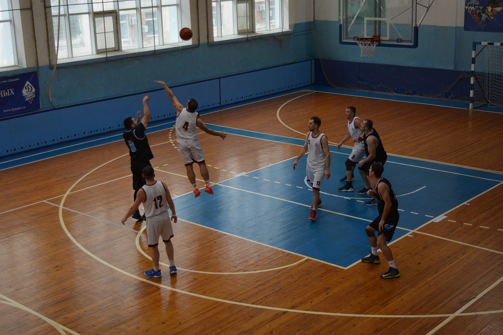В Астрахани провели динамовские соревнования по баскетболу 