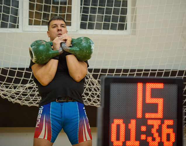 Сотрудники УФСИН России по Мурманской области завоевали медали на соревнованиях «Динамо» по гиревому спорту