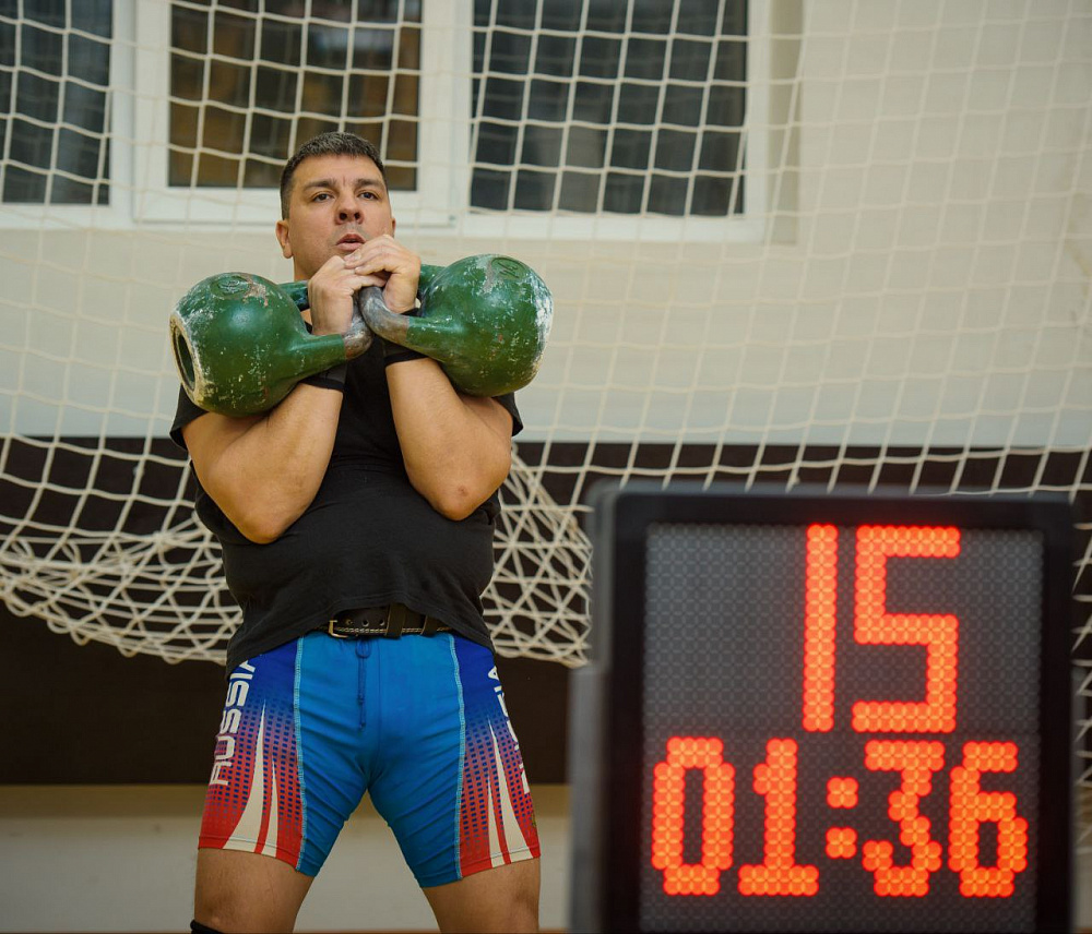 Сотрудники УФСИН России по Мурманской области завоевали медали на соревнованиях «Динамо» по гиревому спорту