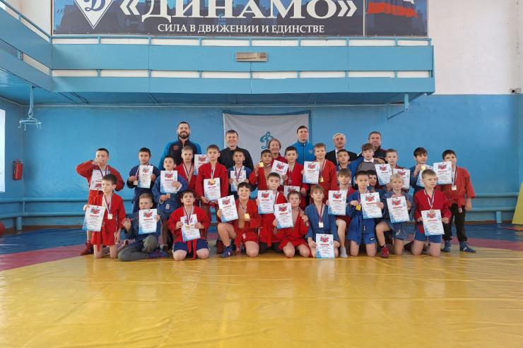 В Омске прошел юношеский турнир Общества «Динамо» по самбо