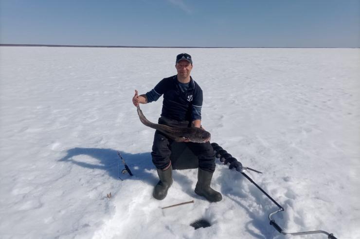 С Днем зимней рыбалки!