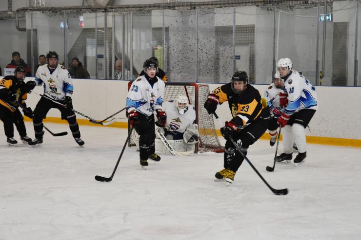 Соревнования по хоккею открыли Спартакиаду омского «Динамо»
