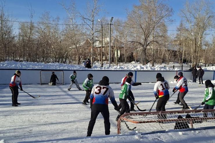 Команда «Динамо» приняла участие в турнире по хоккею на валенках 