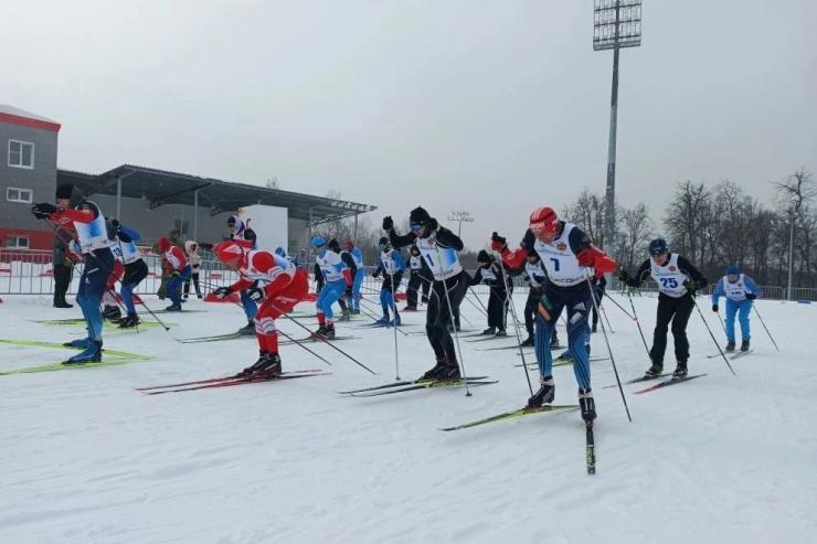 В Чувашии прошли соревнования по лыжным гонкам среди сотрудников органов правопорядка и безопасности