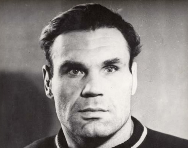 Хроника «Динамо». «Анатолий Парфёнов. Медвежьи объятия»
