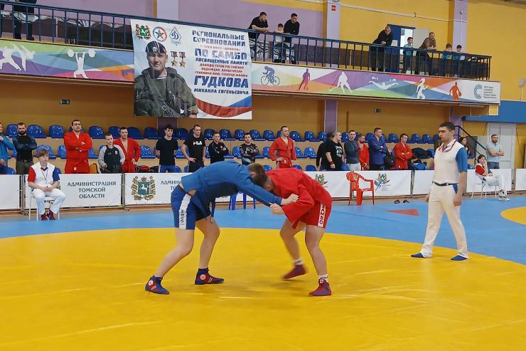 В Томске провели динамовские соревнования по самбо  