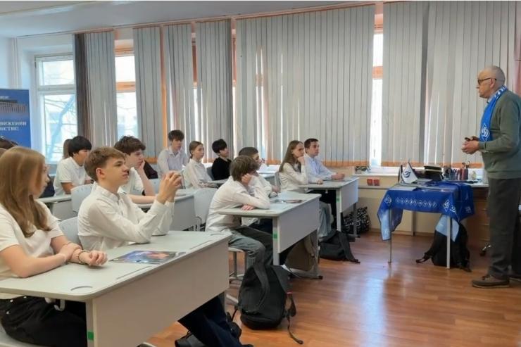 Знакомство со спортом через личные истории и живое общение