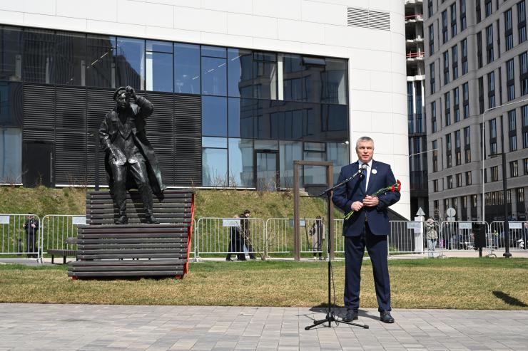 В Петровском парке открыли памятник Юрию Владимировичу Никулину 