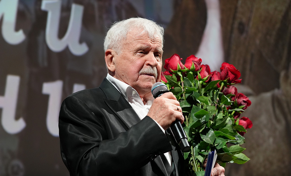 «Я вырос на стадионе «Динамо». Динамовцы поздравили Сергея Никоненко с 85-летием