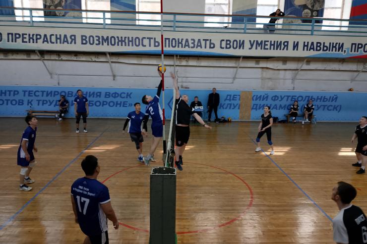 Завершился динамовский чемпионат по волейболу среди якутских силовиков