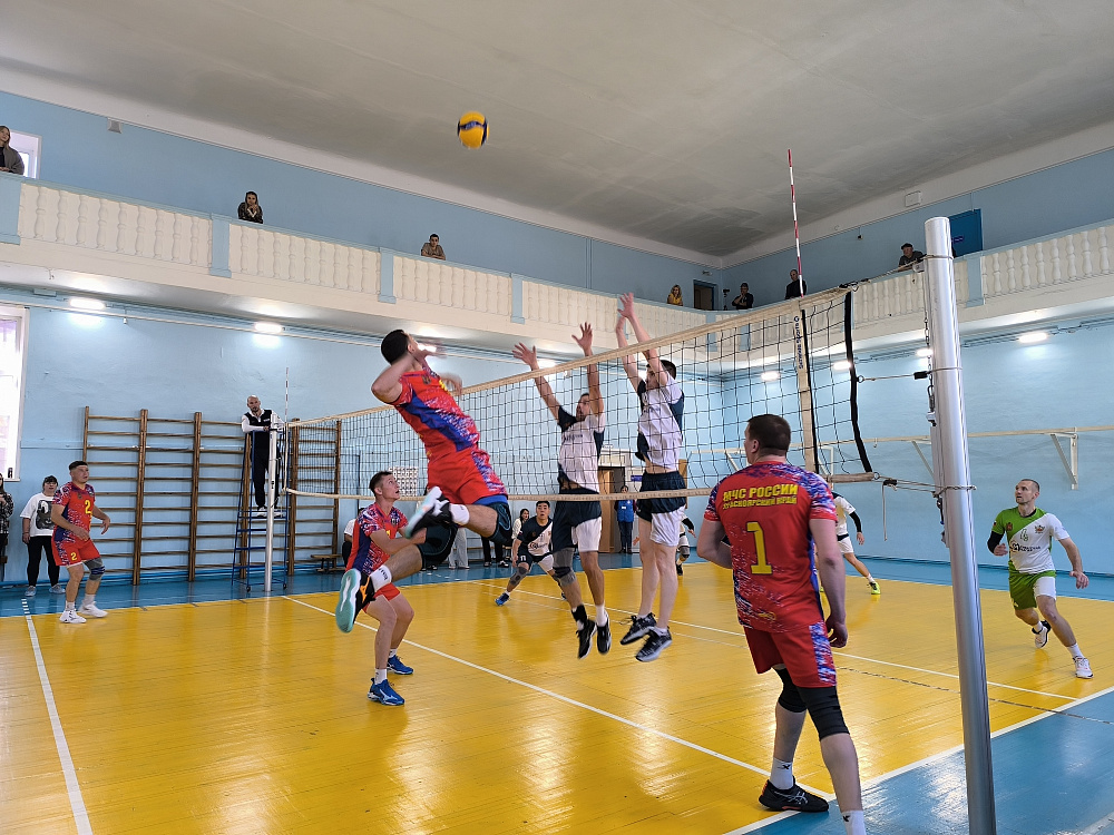 В Красноярске состоялся динамовский чемпионат по волейболу