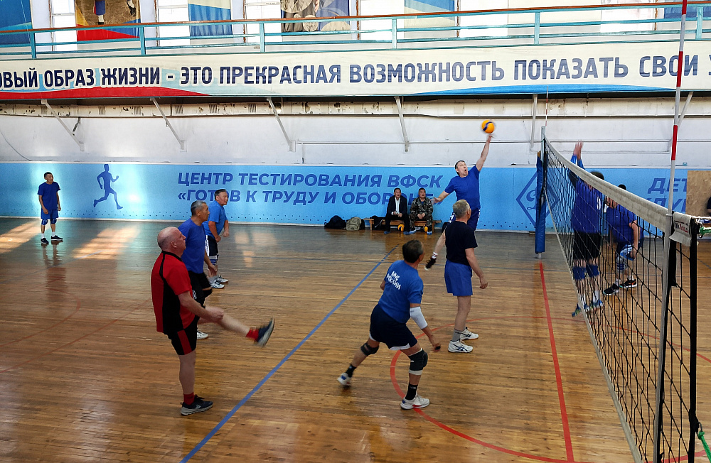 Ветераны «Динамо» из Якутска сразились на чемпионате по волейболу