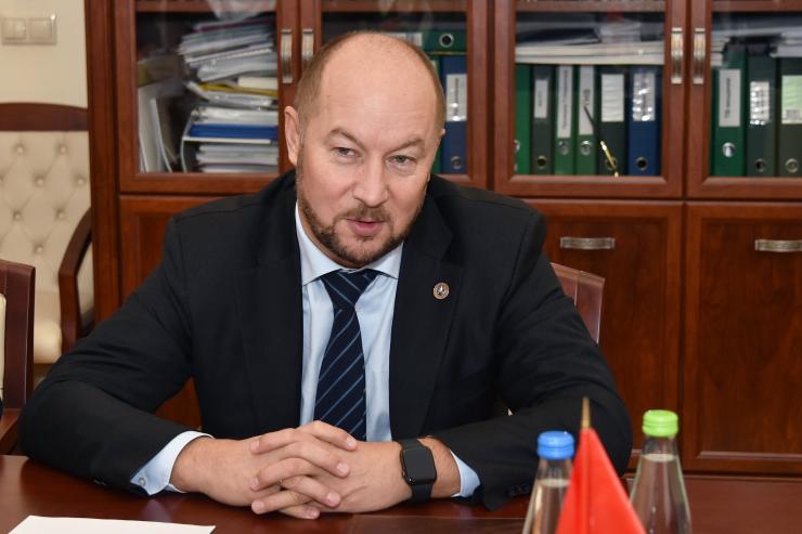 Асгату Ахметовичу Сафарову – 65