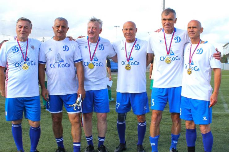 Команда «Динамо-КоСа» из Чебоксар выиграла соревнования по футболу среди ветеранов