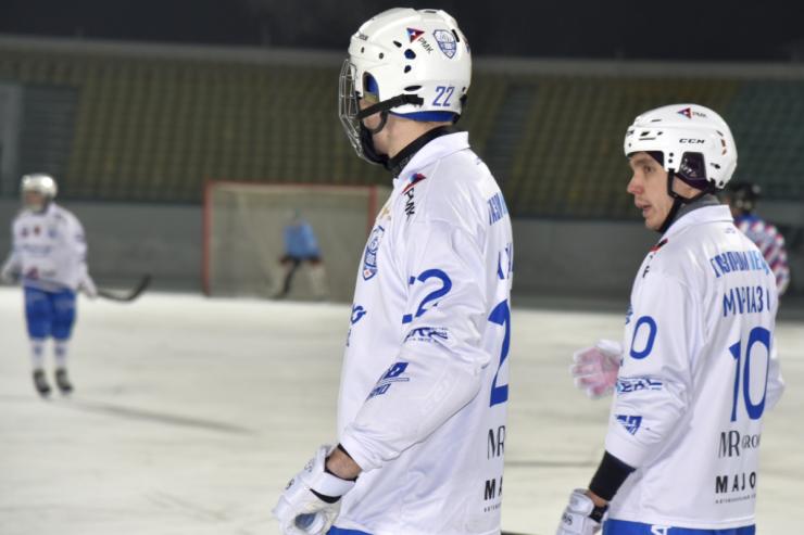 Хоккеисты московского «Динамо» выиграли у «Сибсельмаша» в ЧР по хоккею с мячом 