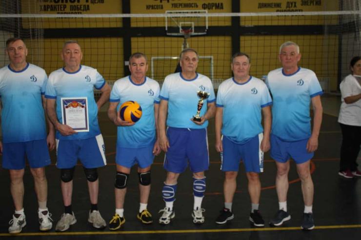 Альметьевские динамовцы — чемпионы турнира по волейболу среди ветеранов 