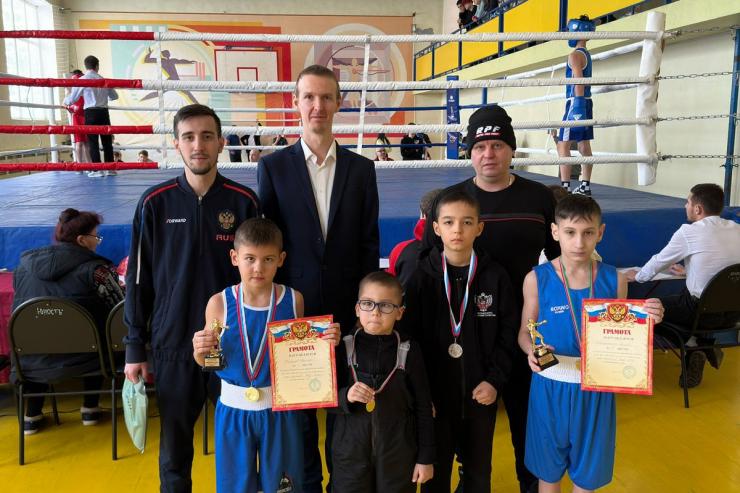 Татарстан. Юные динамовцы успешно выступили на рождественских соревнованиях по боксу 