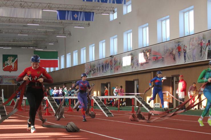 В Казани начались всероссийские соревнования МЧС России по пожарно-спасательному спорту